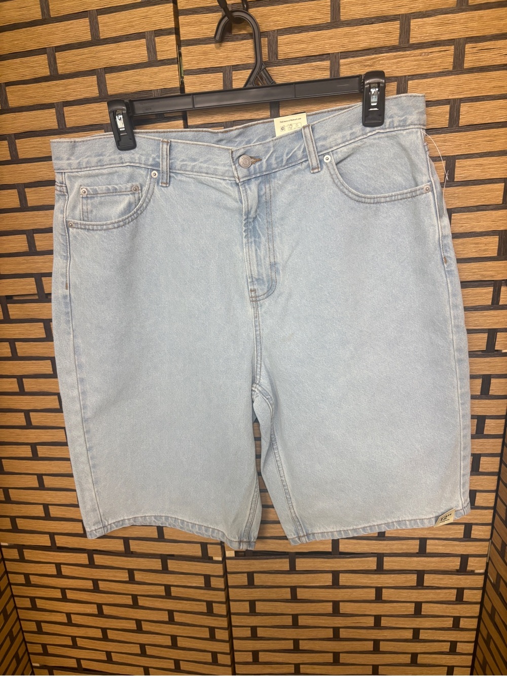 No boundaries baggy jean shorts size 38